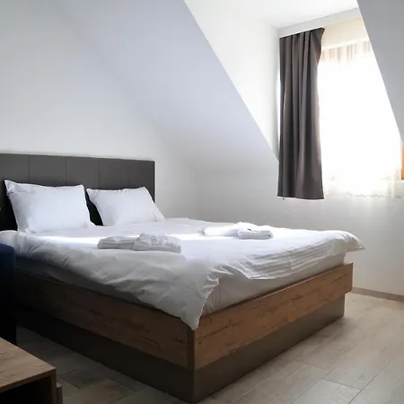 Milmari L44 Apartman *